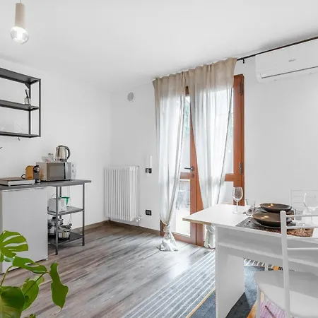 -Free Pool And Parking- Garda House Apartments Castelnuovo del Garda Exterior photo