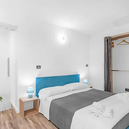 -Free Pool And Parking- Garda House Apartments Castelnuovo del Garda Exterior photo