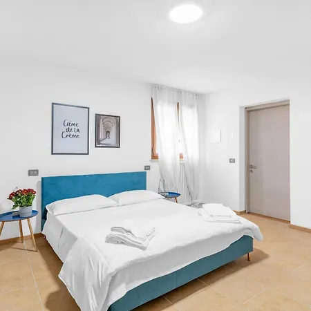 -Free Pool And Parking- Garda House Apartments Castelnuovo del Garda Exterior photo