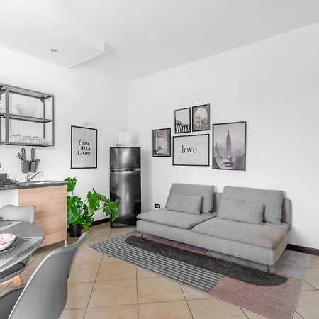-Free Pool And Parking- Garda House Apartments Castelnuovo del Garda Exterior photo