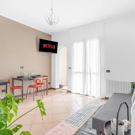 -Free Pool And Parking- Garda House Apartments Castelnuovo del Garda Exterior photo