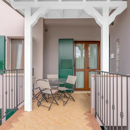 -Free Pool And Parking- Garda House Apartments Castelnuovo del Garda Exterior photo