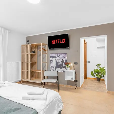 -Free Pool And Parking- Garda House Apartments Castelnuovo del Garda Exterior photo