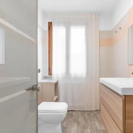 -Free Pool And Parking- Garda House Apartments Castelnuovo del Garda Exterior photo