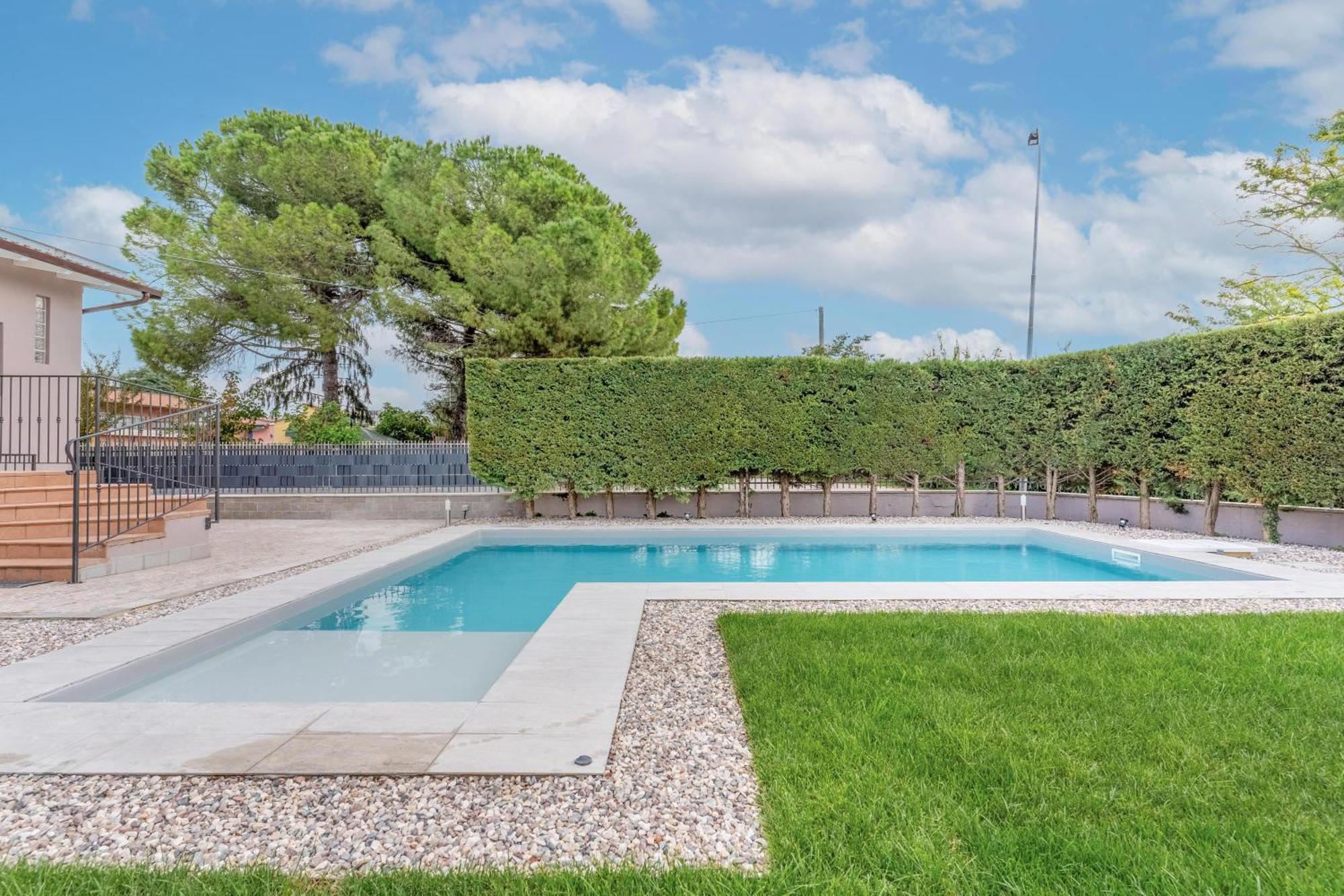Apartment -free Pool And Parking- Garda House Castelnuovo del Garda