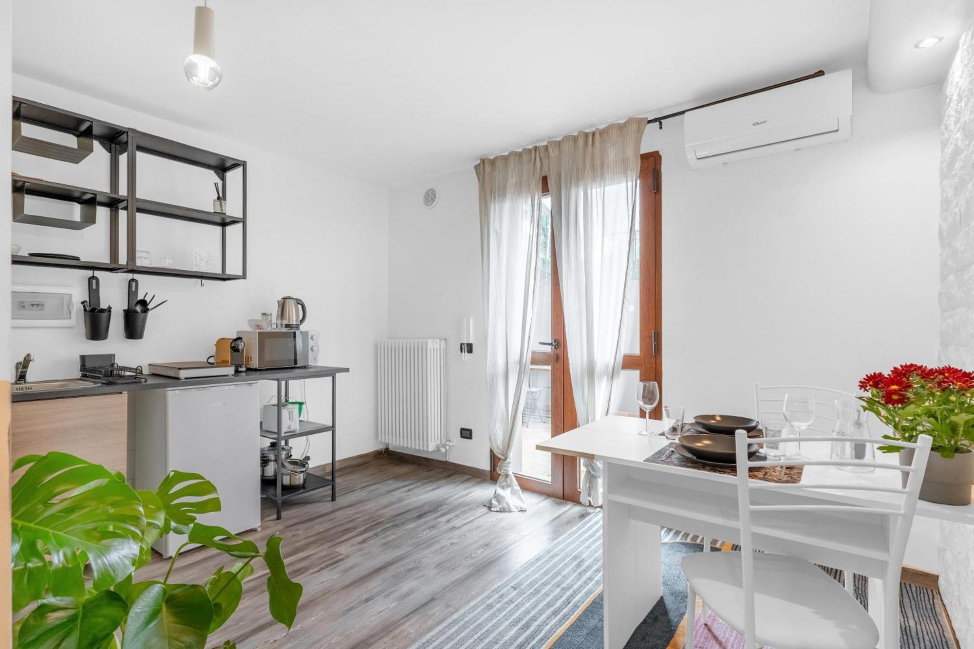 Apartment -free Pool And Parking- Garda House Castelnuovo del Garda