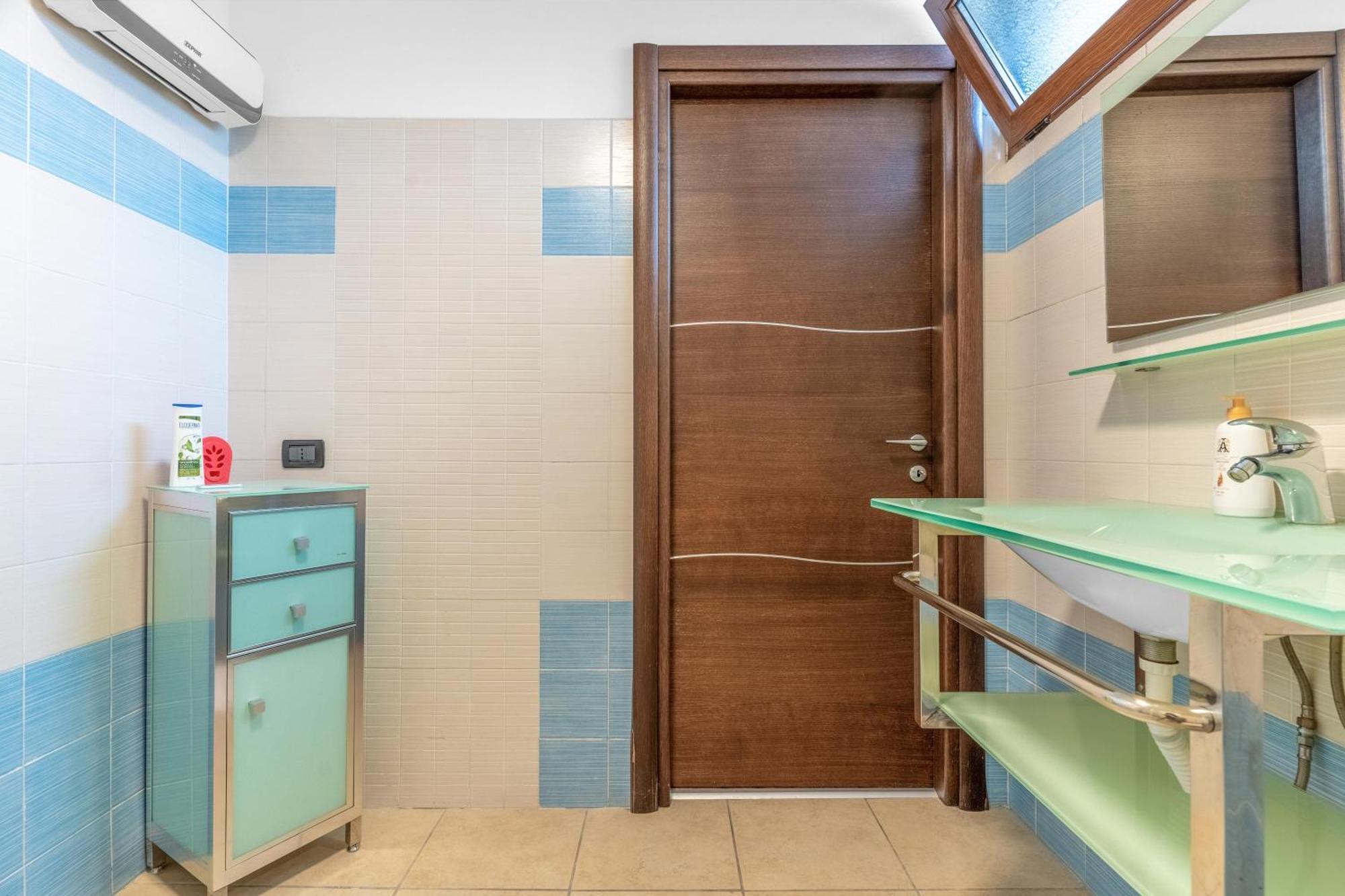 -free Pool And Parking- Garda House *