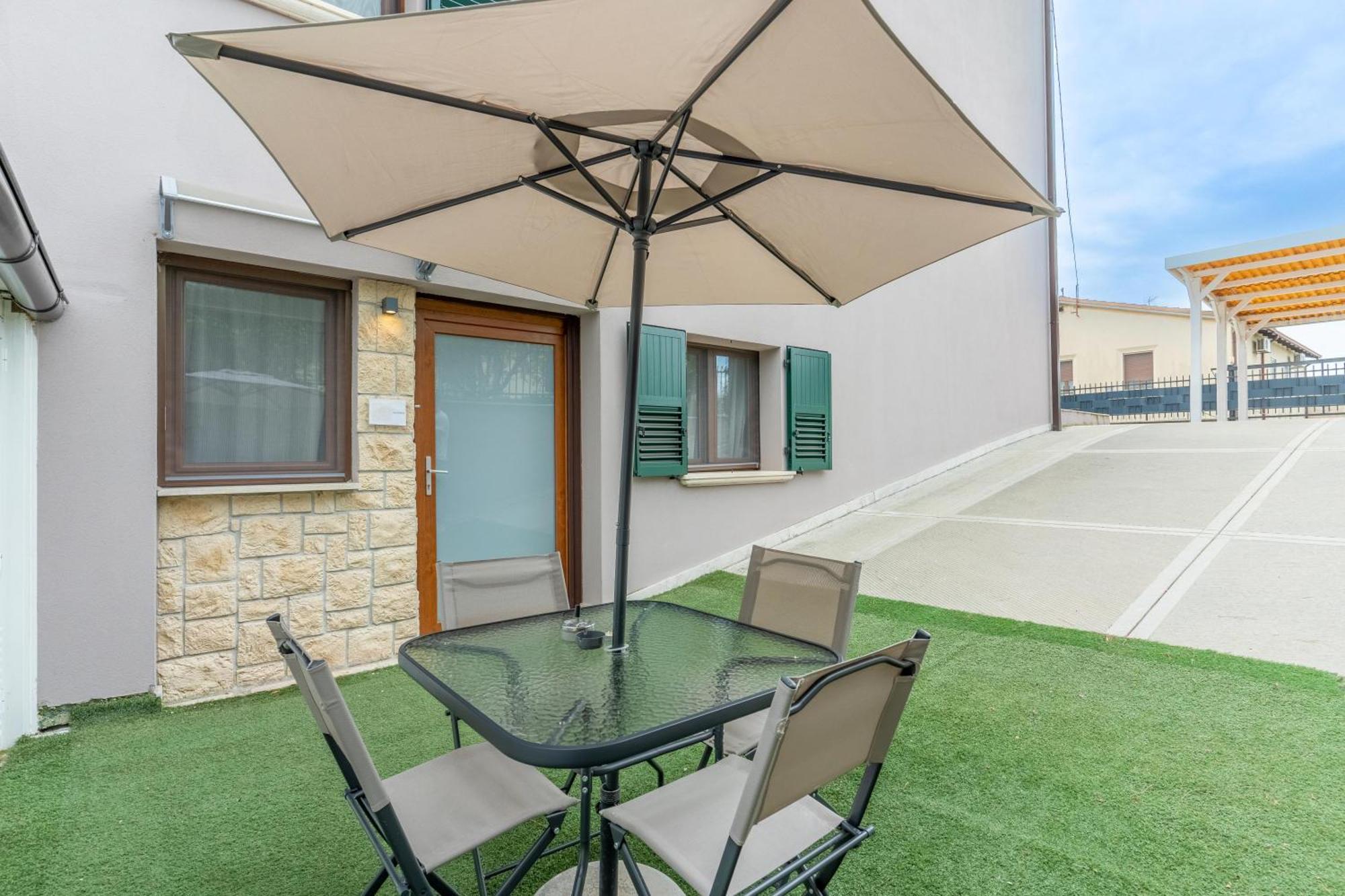 Apartment -free Pool And Parking- Garda House Castelnuovo del Garda