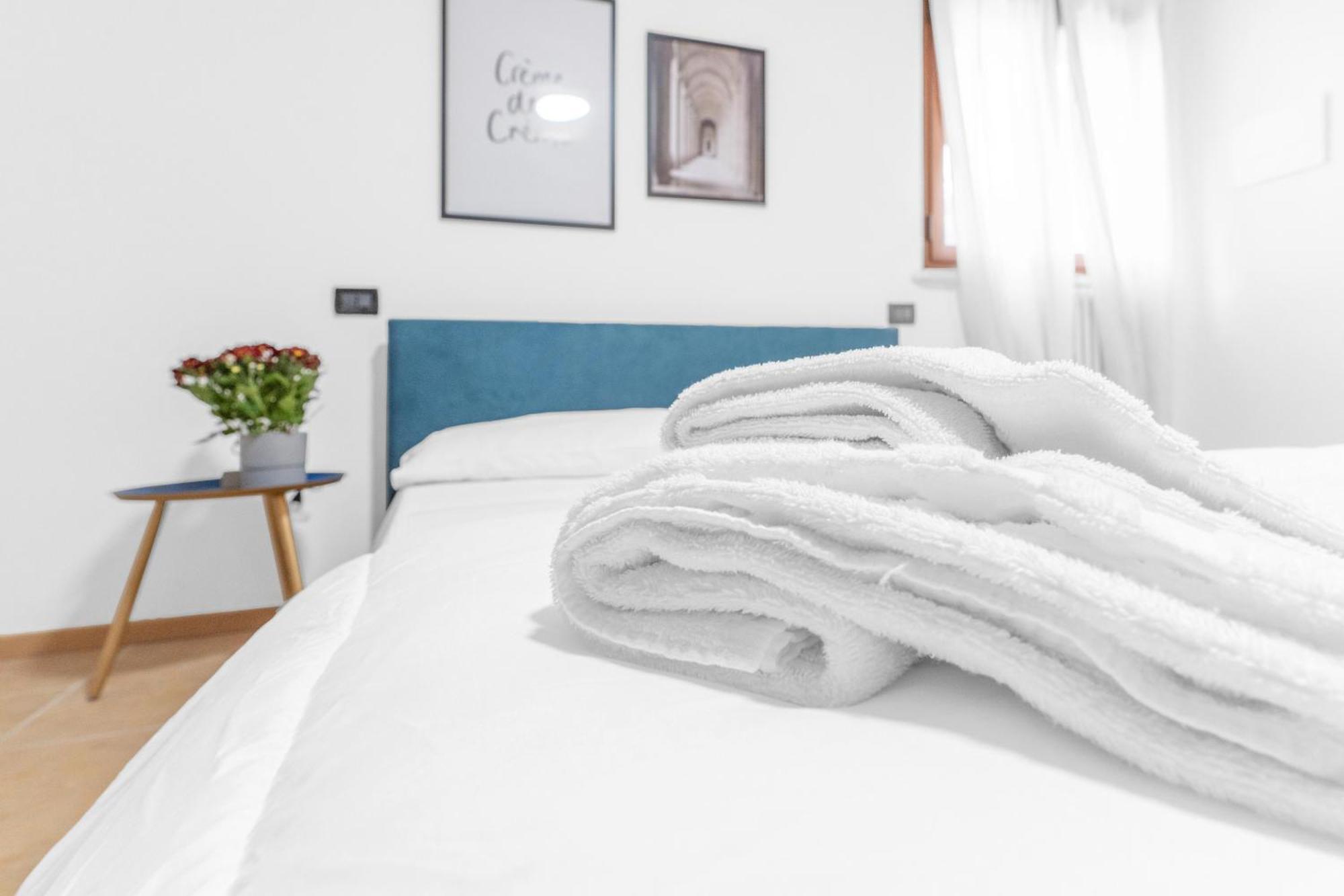 -free Pool And Parking- Garda House