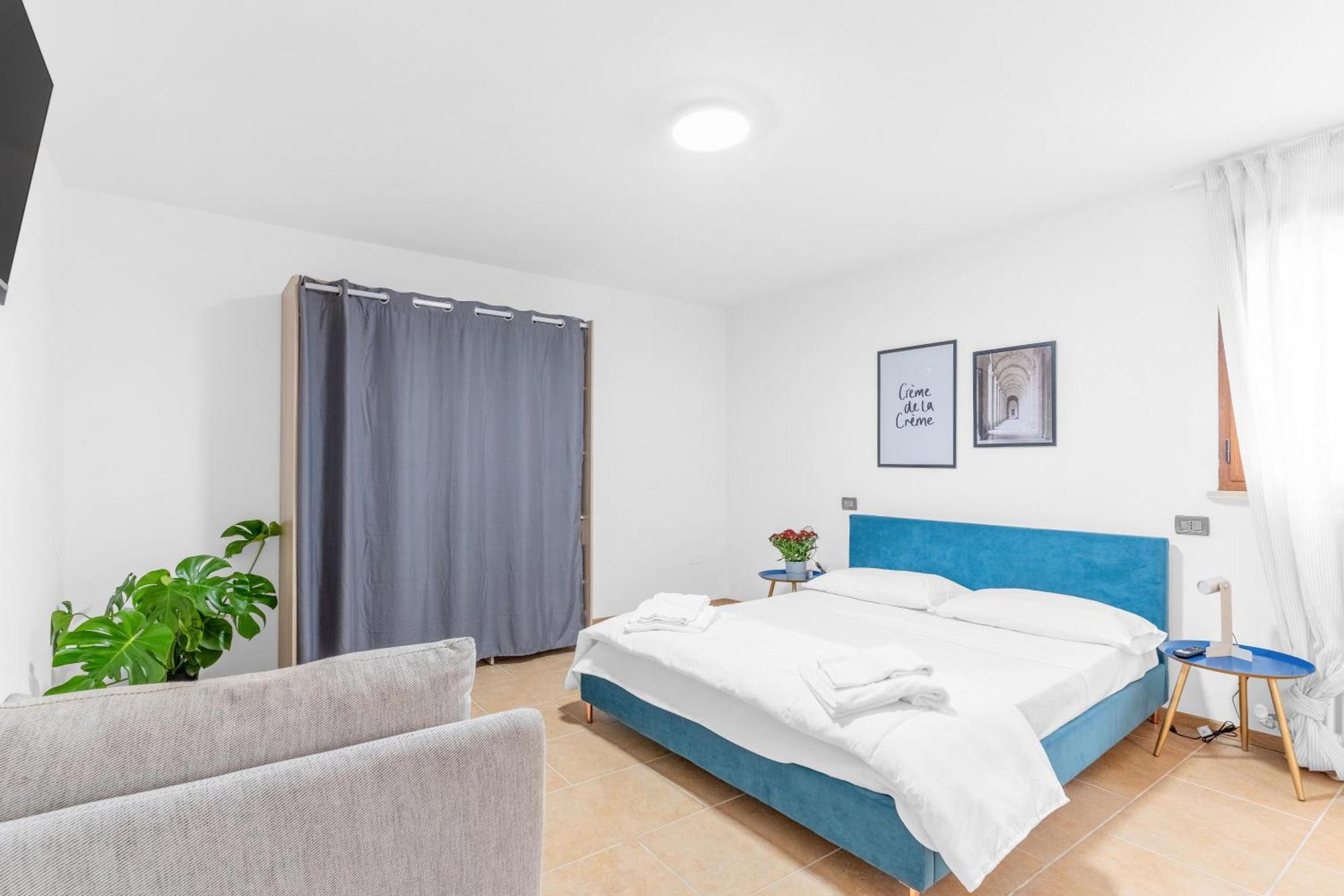 -free Pool And Parking- Garda House Apartment
