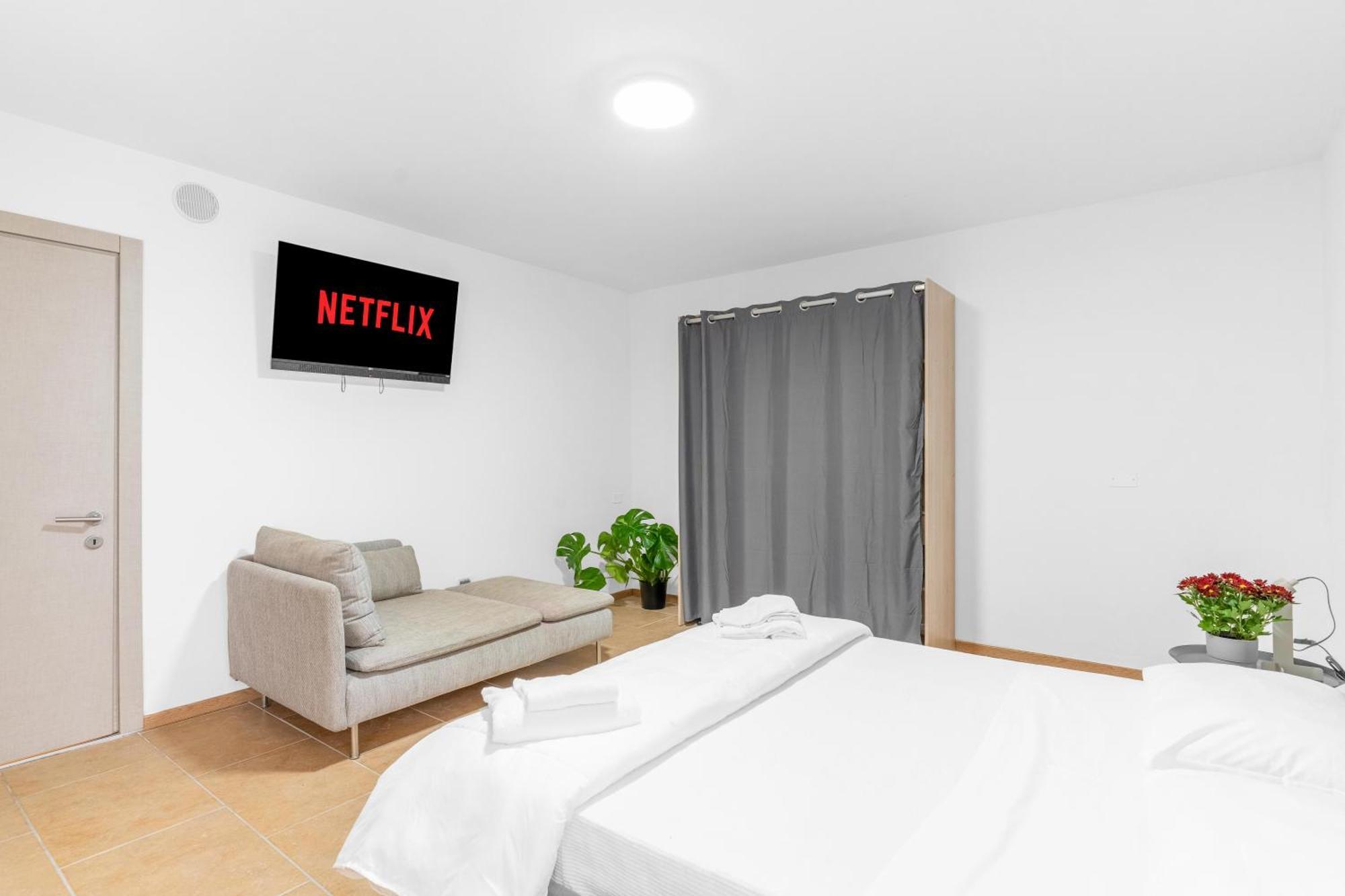 Apartment -free Pool And Parking- Garda House