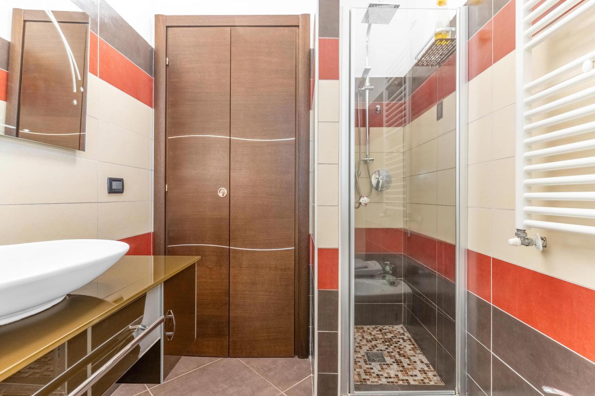 -free Pool And Parking- Garda House