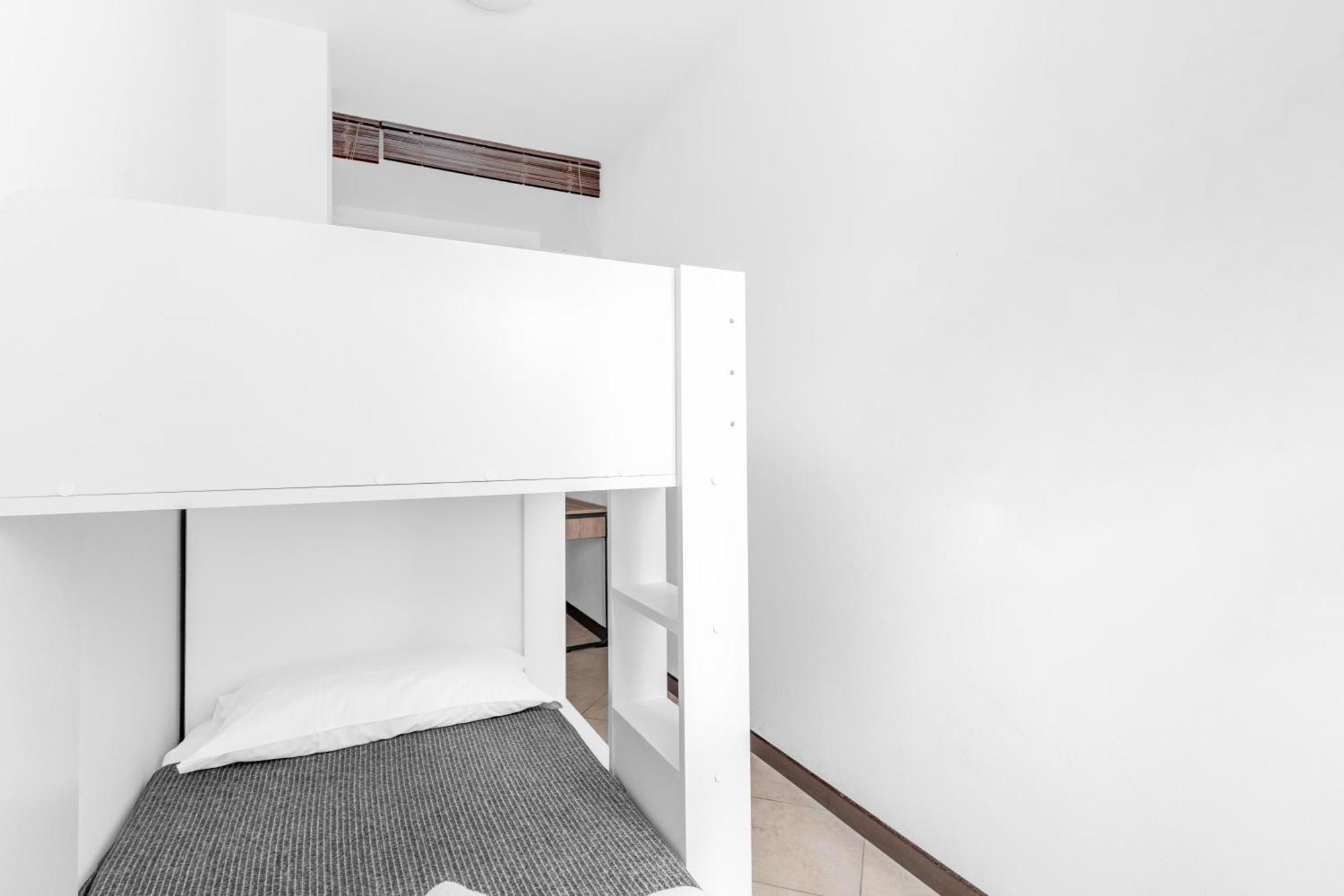 -free Pool And Parking- Garda House *