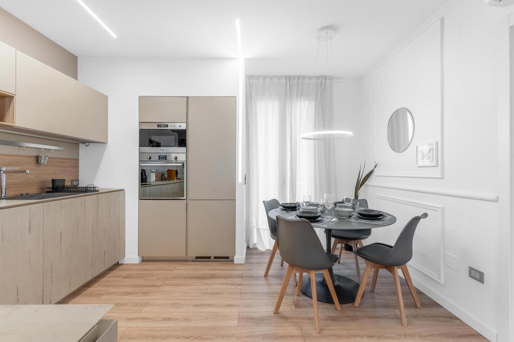 -free Pool And Parking- Garda House Apartment *