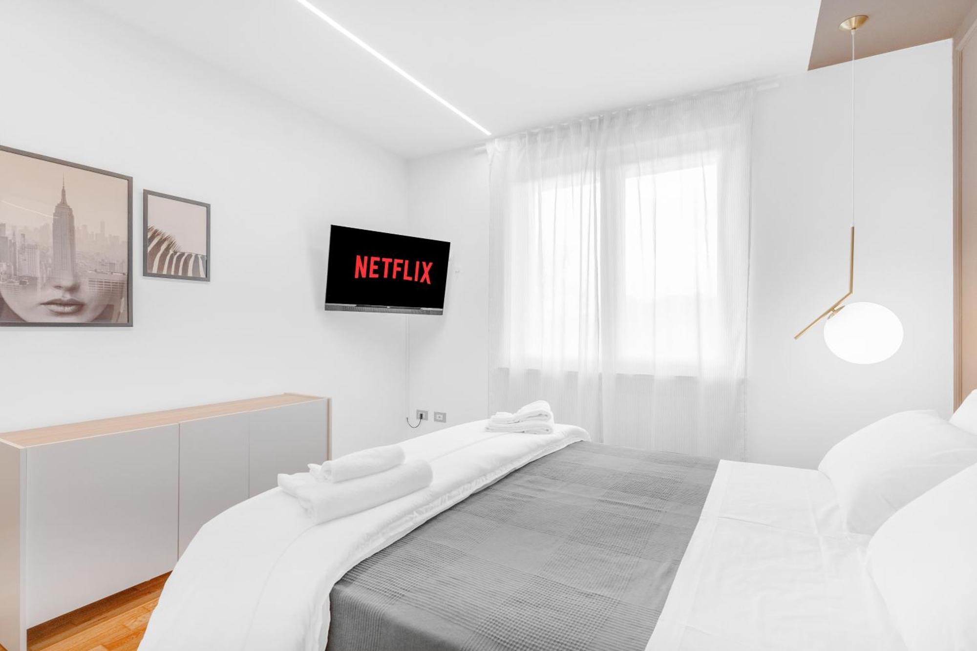 -free Pool And Parking- Garda House *