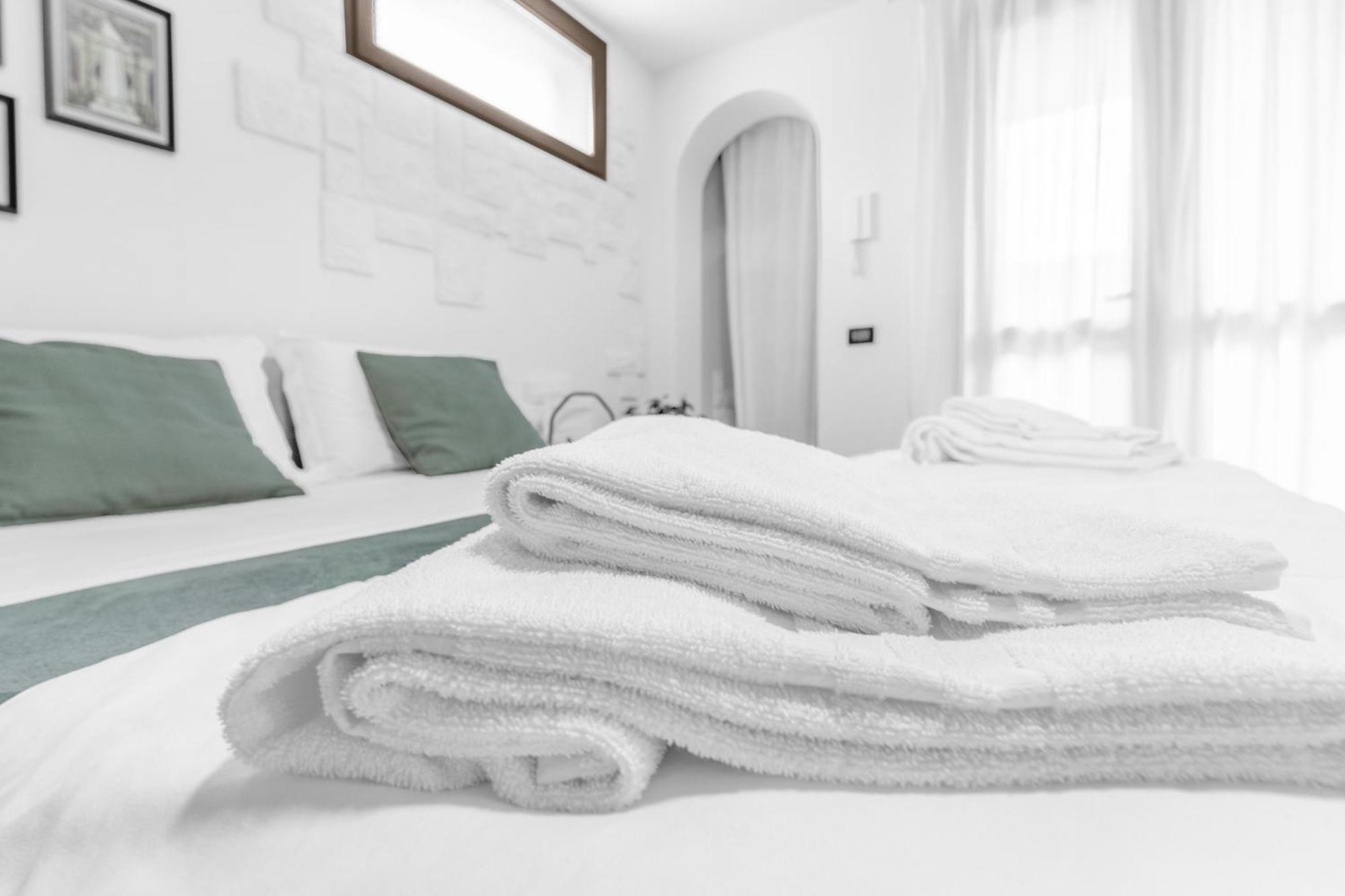 Apartment -free Pool And Parking- Garda House